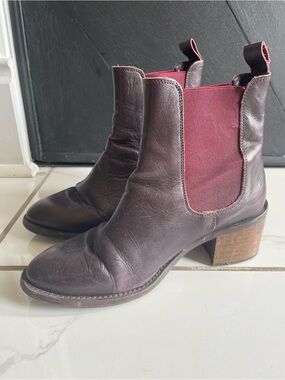 Women's Burgundy Leather Chelsea Boots - Made in Spain